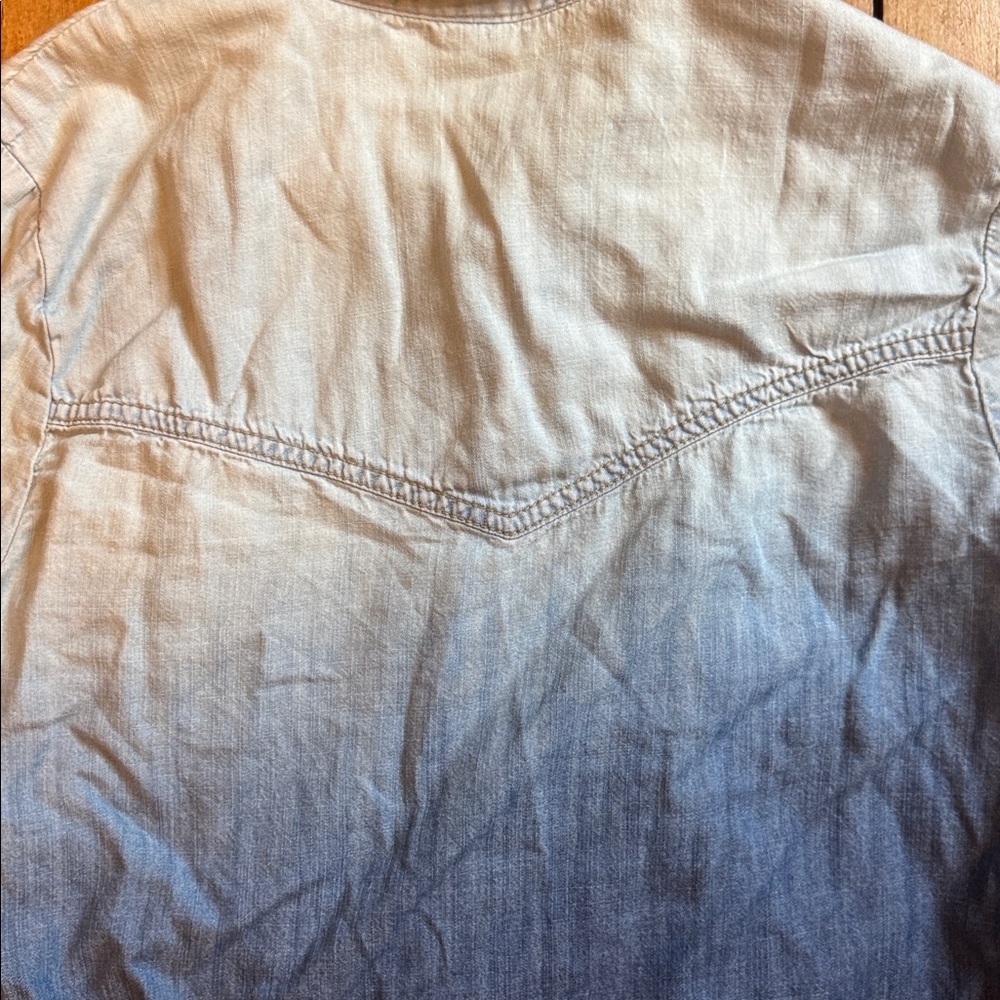Forever 21 Blue Denim Shirt size small ombré - Picture 5 of 5